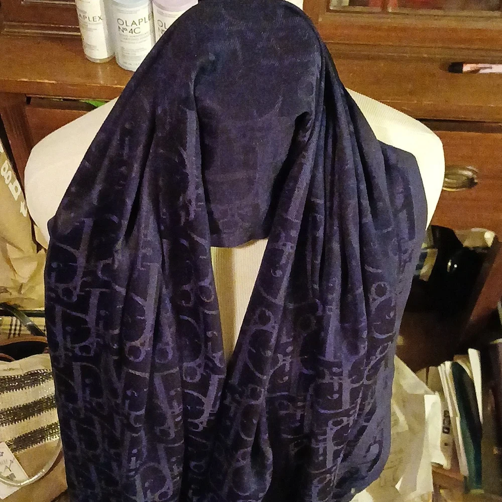 NWOT Christian Dior 100% Wool Tone-on-tone Monogram Oblique Jacquard Woven Scarf